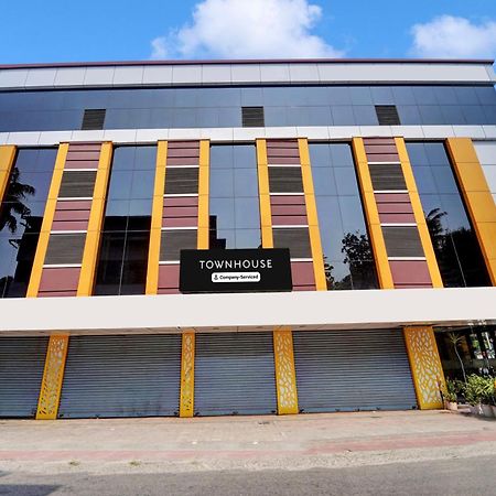 ホテル Super Townhouse Ernakulam North Kochi エクステリア 写真