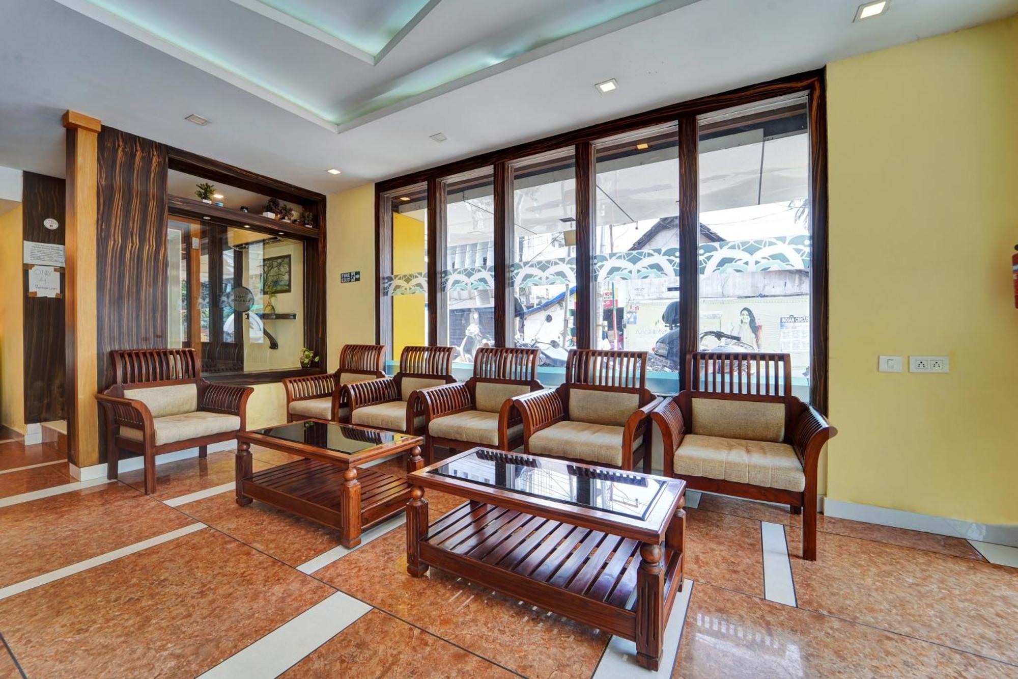ホテル Super Townhouse Ernakulam North Kochi エクステリア 写真