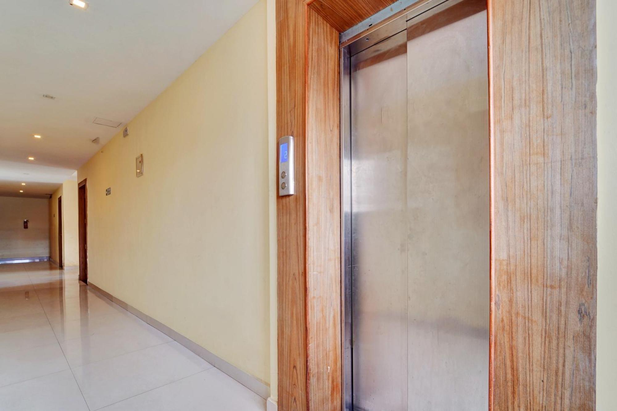 ホテル Super Townhouse Ernakulam North Kochi エクステリア 写真