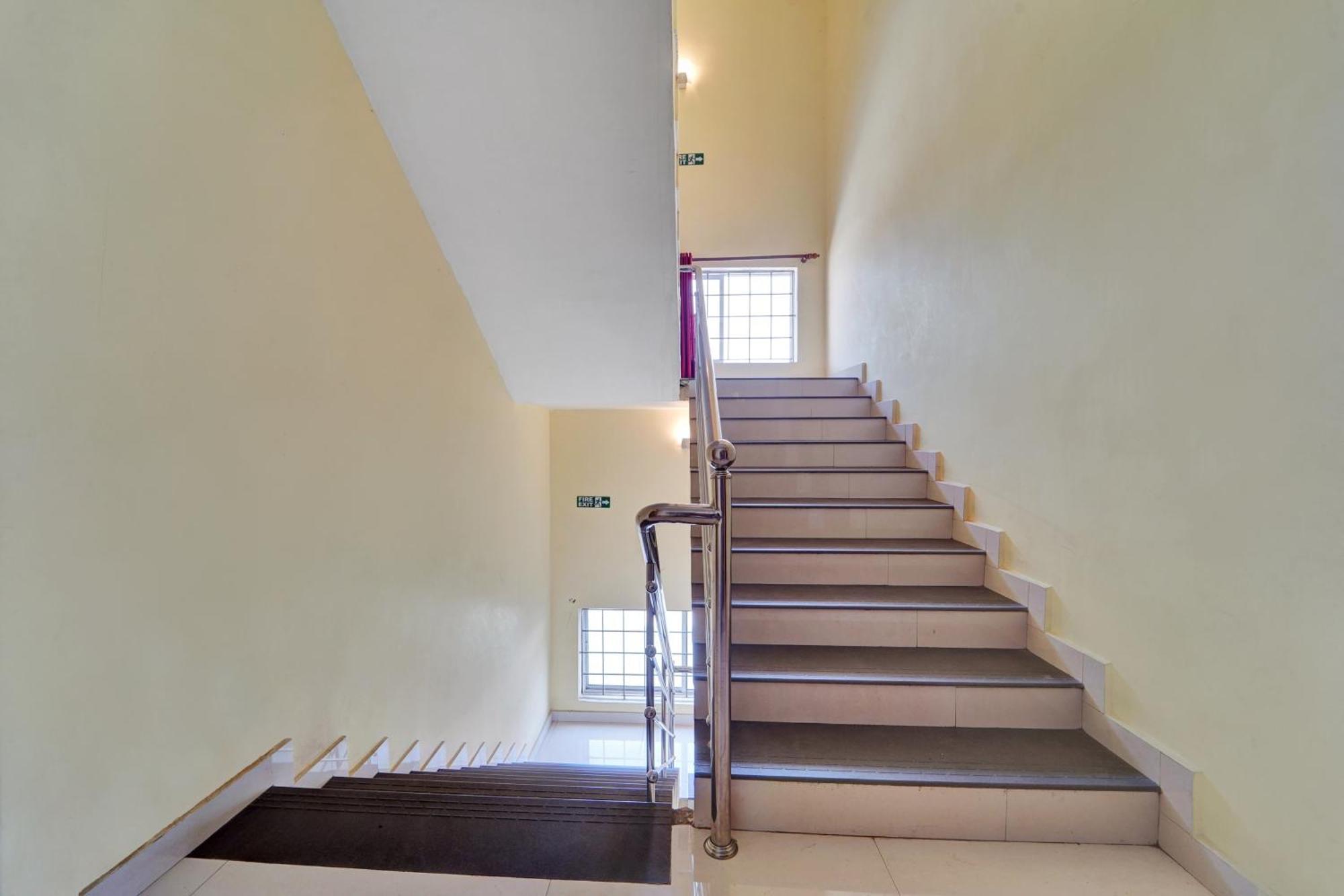 ホテル Super Townhouse Ernakulam North Kochi エクステリア 写真