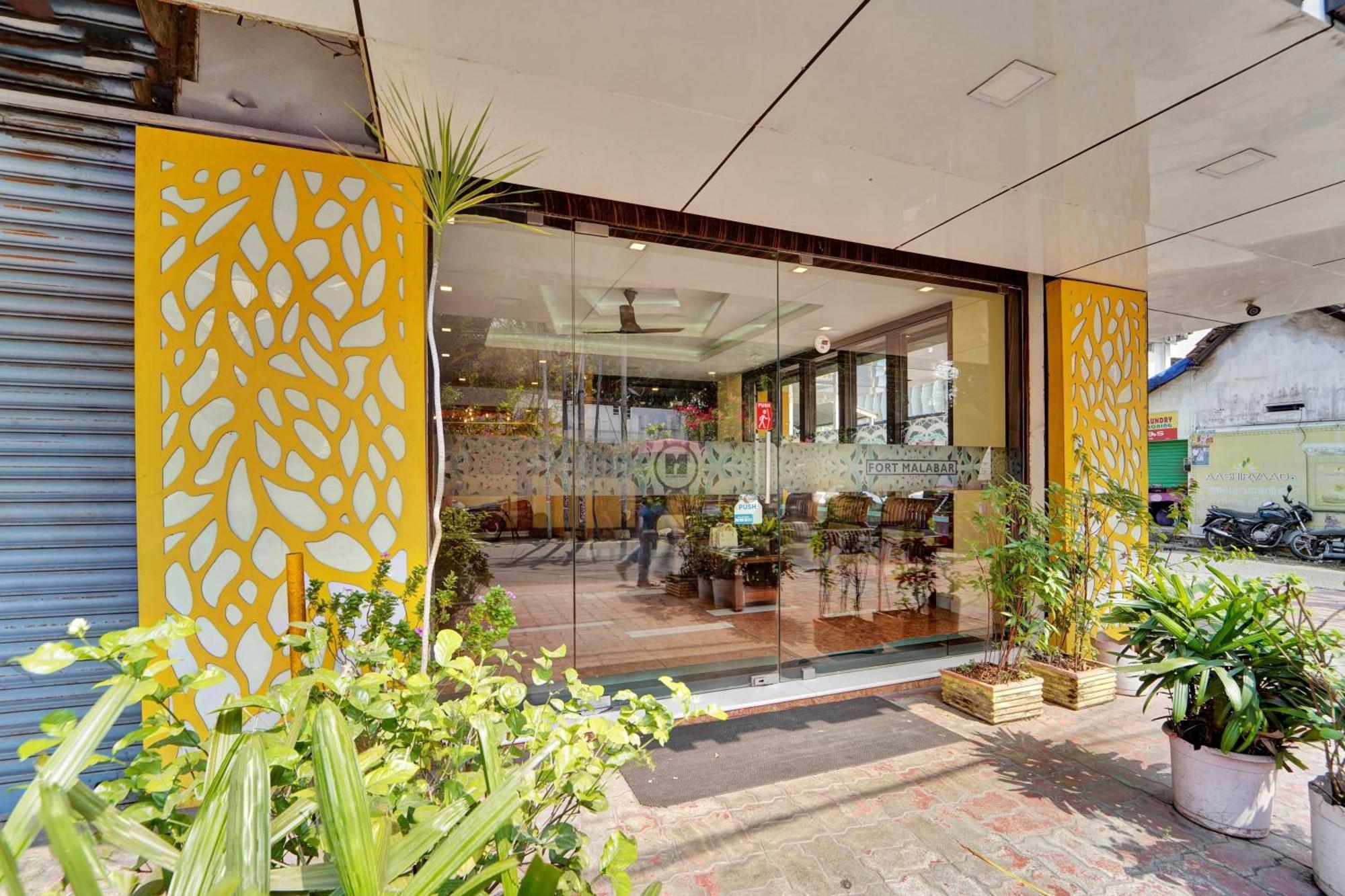 ホテル Super Townhouse Ernakulam North Kochi エクステリア 写真