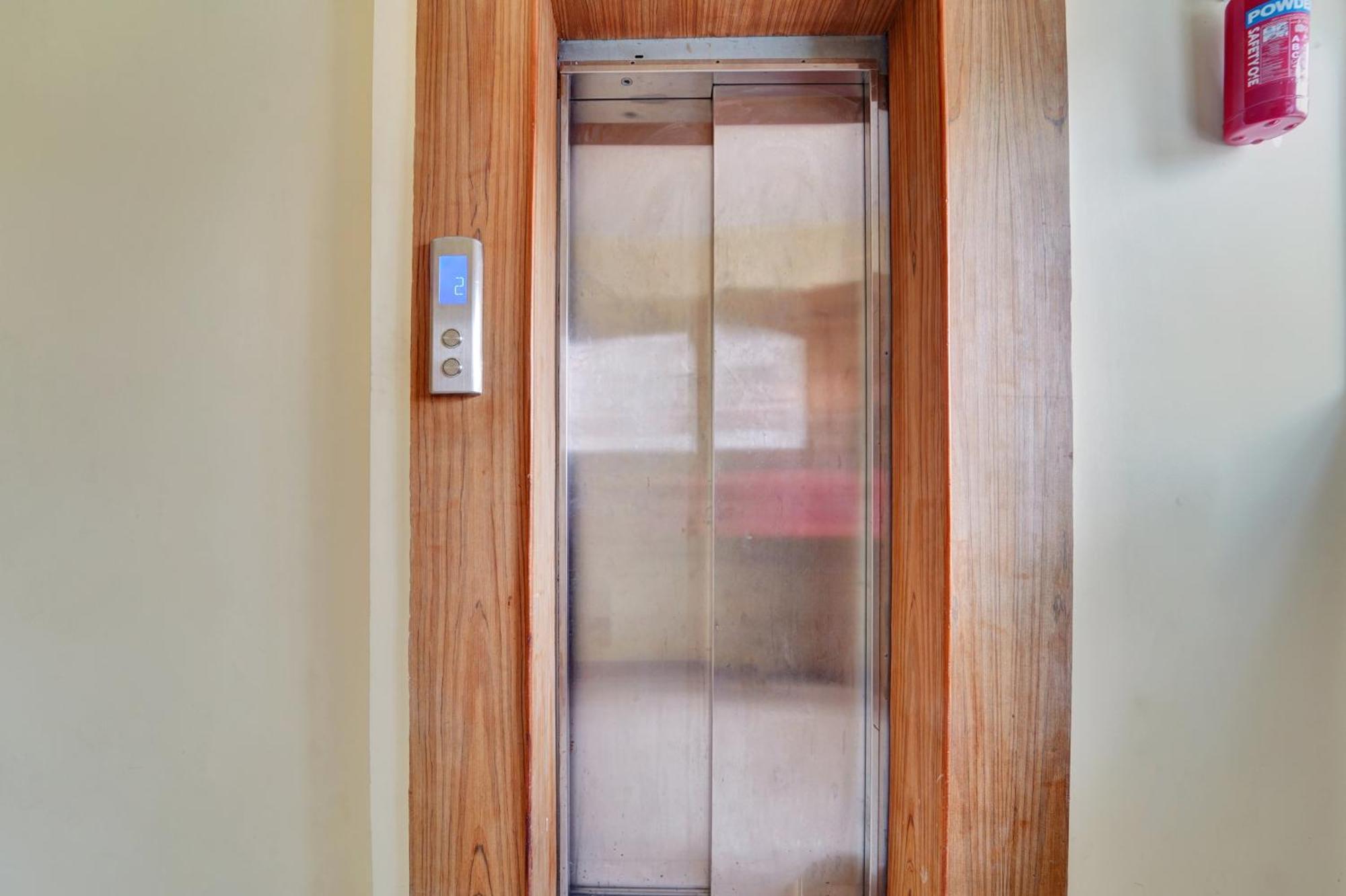 ホテル Super Townhouse Ernakulam North Kochi エクステリア 写真