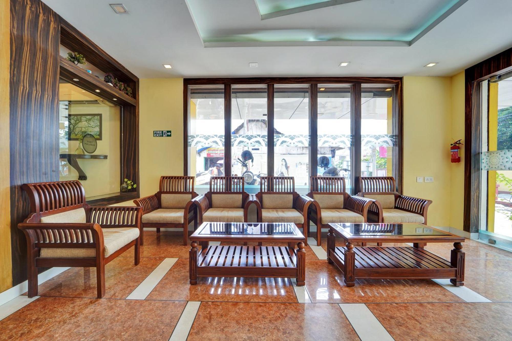 ホテル Super Townhouse Ernakulam North Kochi エクステリア 写真